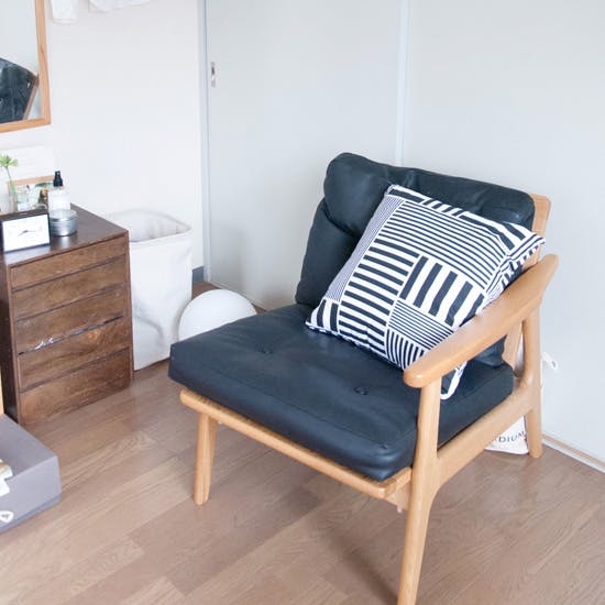 幾何学模様がナチュラルなイメージだった部屋をオトナっぽくしてくれた