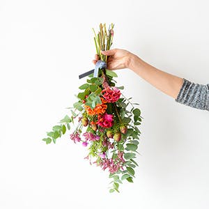 リューカデンドロを大人っぽく束ねた ナチュラル スワッグ ドライ