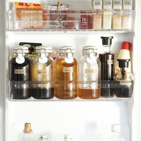 調味料の保存場所、冷蔵庫のドアポケット収納の使い方や整理術 - 北欧