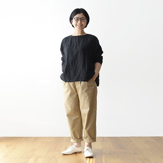 ポルテデプトン　コクーンシルエットのチノパンツ スタッフ着用レビュー】Porter des boutonsのチノパンツをはいて