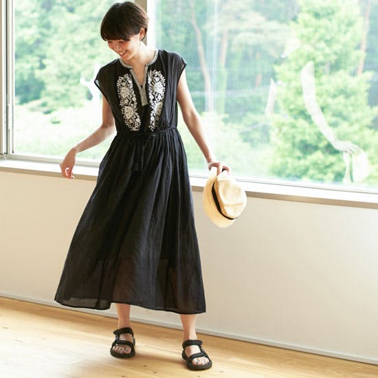 美品　春夏　IENA 刺繍ワンピース　ギャザーワンピース 刺繍ギャザーワンピース