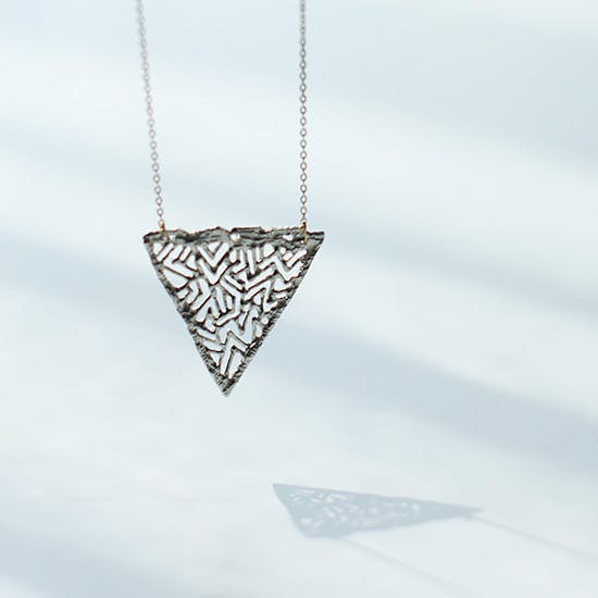 ネックレス｜癒やし・引き寄せ等｜手磨きで美しさを最大限に引き出したラブラドライト