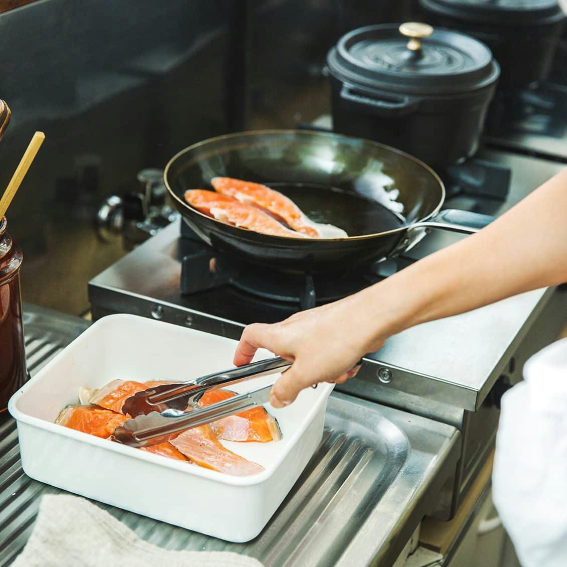 炒飯も焼き魚も5分で完成！強火もとろ火もお任せの、リンナイ「バーモ」 - 北欧、暮らしの道具店