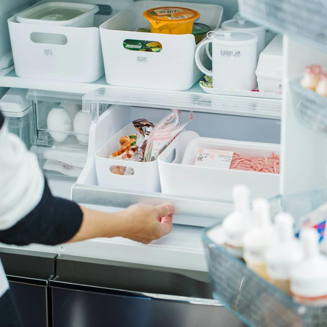 無印に100円均一、IKEAの収納ボックスを使った冷蔵庫。 - 北欧、暮らし