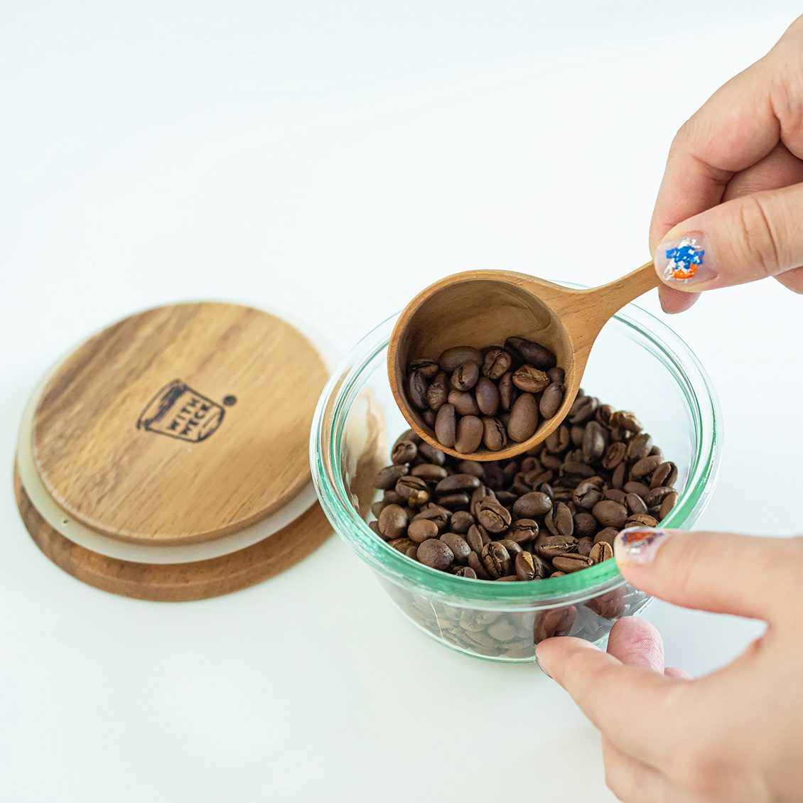 キャニスターにコーヒー豆を 塩や砂糖 小麦粉 お米もおしゃれに 北欧 暮らしの道具店 キャニスターにコーヒー豆を 塩や砂糖 小麦粉 お米もおしゃれに 北欧 暮らしの道具店