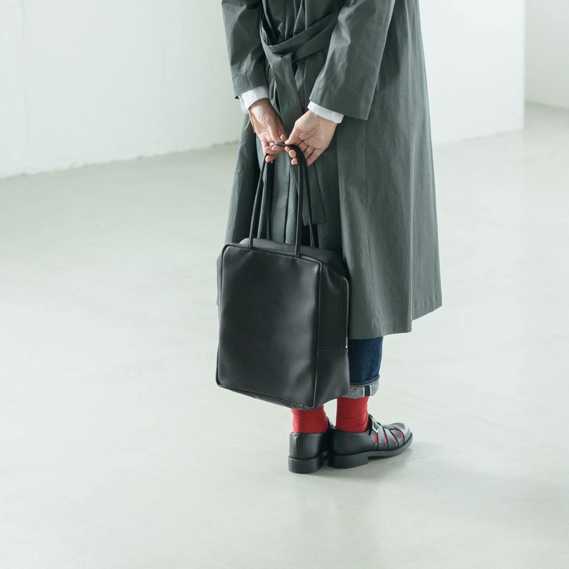 新商品】通勤にぴったり！たっぷり収納できて、女性らしいレザーバッグ