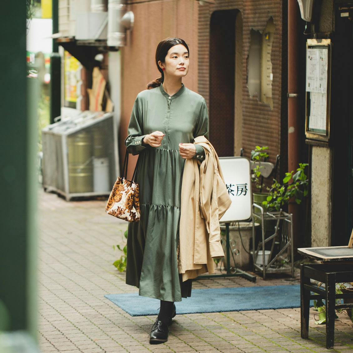 〈新品未使用〉北欧暮らしの道具店　エプロンワンピース　ターコイズ 新品未使用〉北欧暮らしの道具店 エプロンワンピース ターコイズ