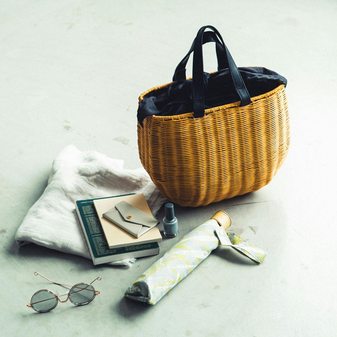 北欧暮らしの道具店 ころんと丸い、レザーハンドルのかごバッグ