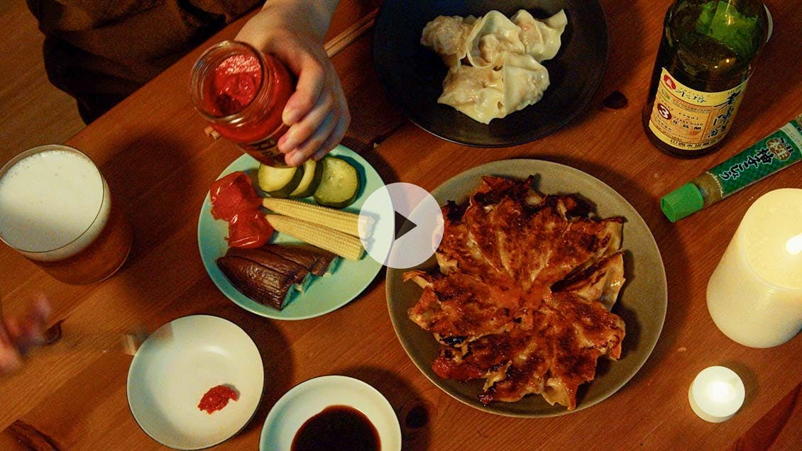 わたしの好きな時間 vol.40｜2種の餃子と冷たいビールで、夏の幕開け