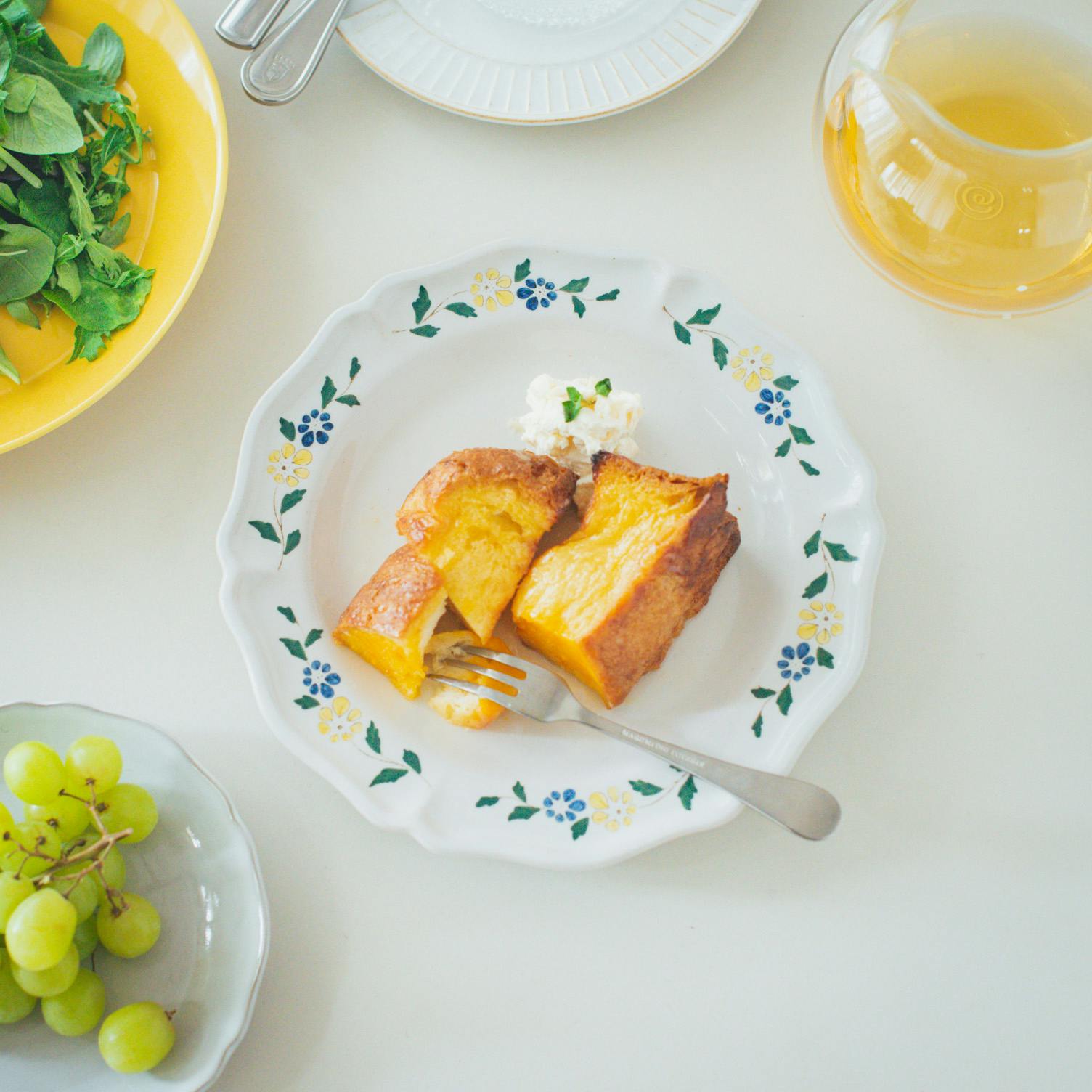 新商品】食卓も春色に♪ なにを盛りつけても絵になる「レトロな小花柄