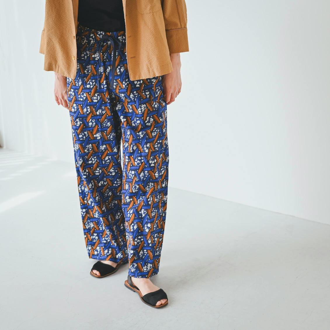 着用レビュー】選べる2サイズ！LE GLAZIKのバティック柄パンツを6名の