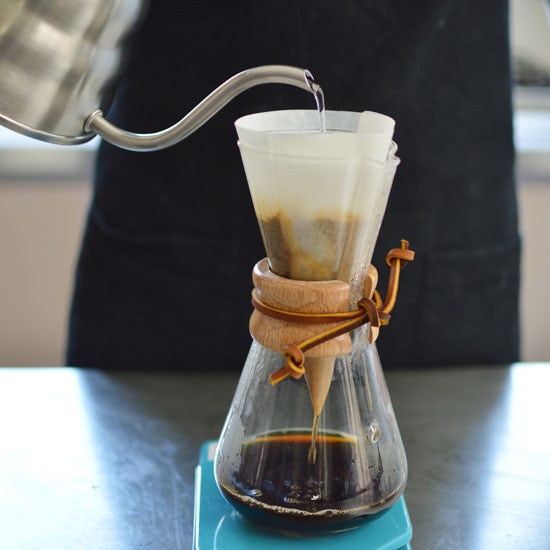 特集 美味しいコーヒー Oyatsuya Sunに教わる 美味しいコーヒー その2 ケメックスで淹れる 北欧 暮らしの道具店 特集 美味しいコーヒー Oyatsuya Sunに教わる 美味しいコーヒー その2 ケメックスで淹れる 北欧 暮らしの道具店