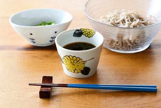徳永遊心　九谷青窯　色絵菊　そば猪口　２点 再入荷】徳永遊心さんの菊の蕎麦猪口が入荷しました！ - 北欧、暮らし