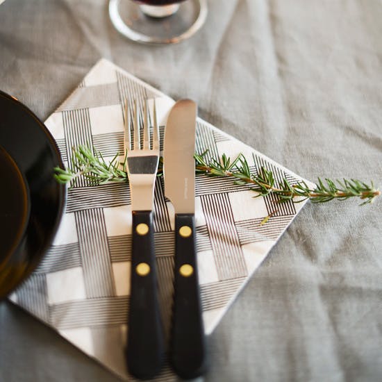 特集｜クリスマスとお正月のインテリア】第3話：ディナーが弾む、大人