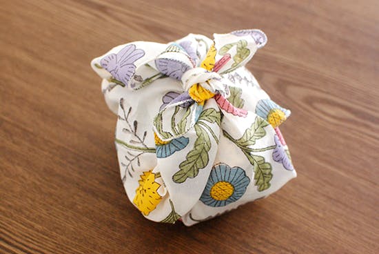 再入荷】鹿児島睦さんのハンカチが入荷しました！ - 北欧、暮らしの道具店