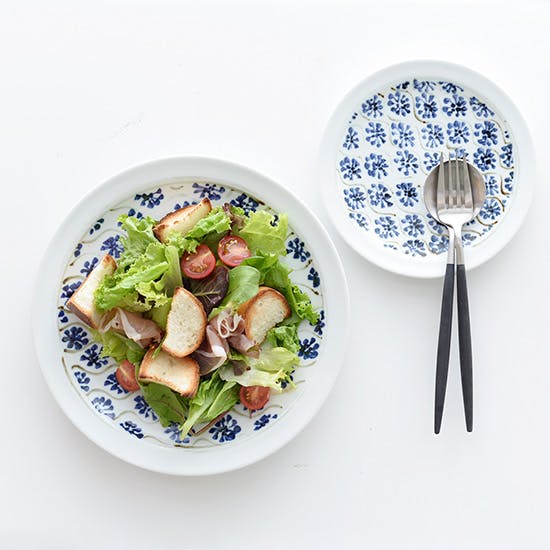 電子レンジプレート 青い幾何学模様 新商品】ずーっとお取り扱いしたかった、藍色のお花模様に心が奪