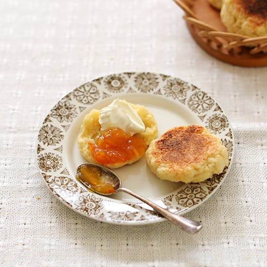 料理家さんの定番おやつ】桑原奈津子さんの、フライパンで焼くスコーン