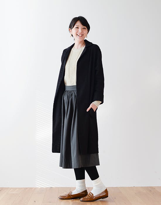 スタッフ着用レビュー】FLWリネンウールコート（ブラック）を着てみ