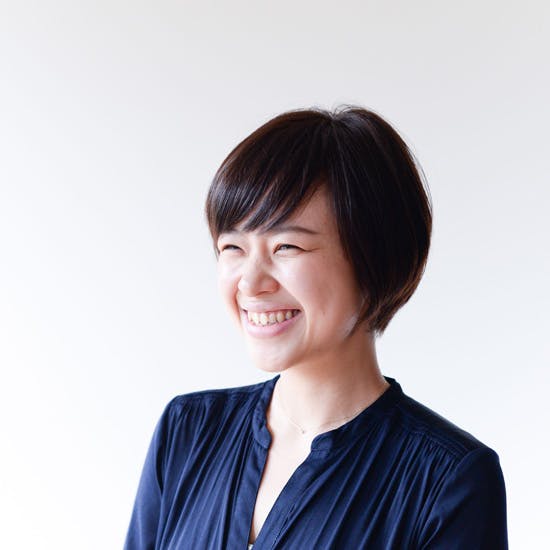 梅雨の湿気でうねり 広がる髪の毛対策はドライヤーで解決 北欧 暮らしの道具店