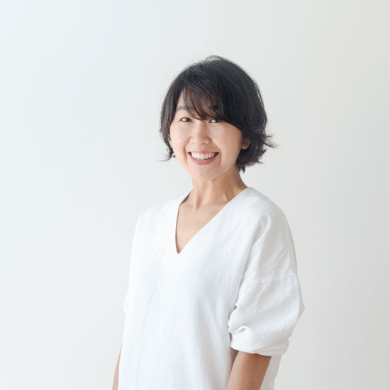 夏のtシャツ一枚でおしゃれコーデ アクセサリーの使い方など 北欧 暮らしの道具店 夏のtシャツ一枚でおしゃれコーデ アクセサリーの使い方など 北欧 暮らしの道具店