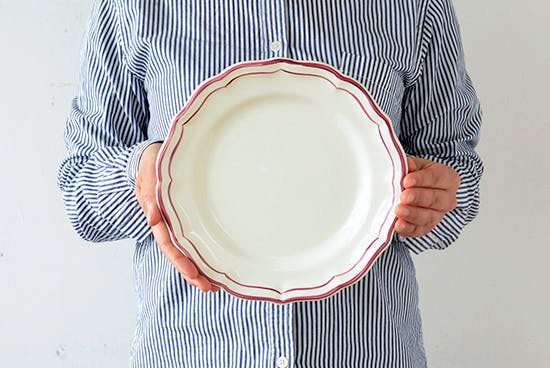 見た目と裏腹の軽さ「ジアンのプレート」 - 北欧、暮らしの道具店