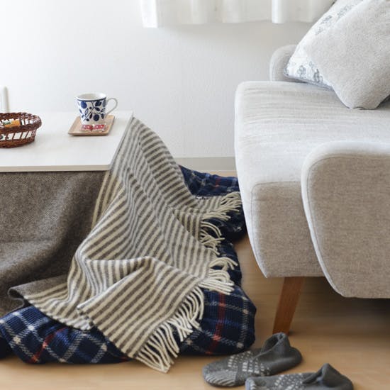 ブランケット特集】第2話：ブラウンのブランケットを使った、スタッフ