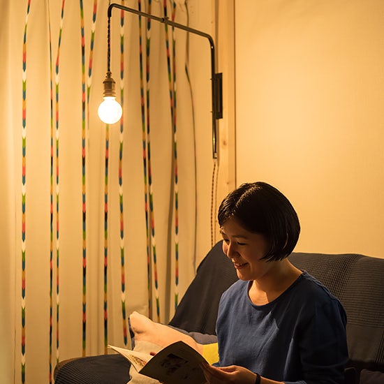 Diyで照明を自由に取り付け 賃貸でも壁に照明を吊り下げるには 北欧 暮らしの道具店 Diyで照明を自由に取り付け 賃貸でも壁に照明を吊り下げるには 北欧 暮らしの道具店