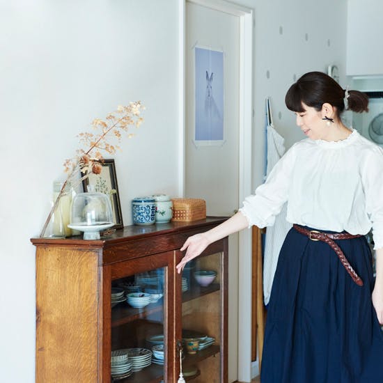 家事動線を意識した、柳沢小実さんのキッチン収納アイデア - 北欧