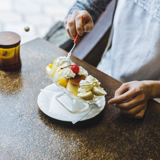難波里奈さんおすすめ、2色のクリームソーダを求めてジュリアンへ
