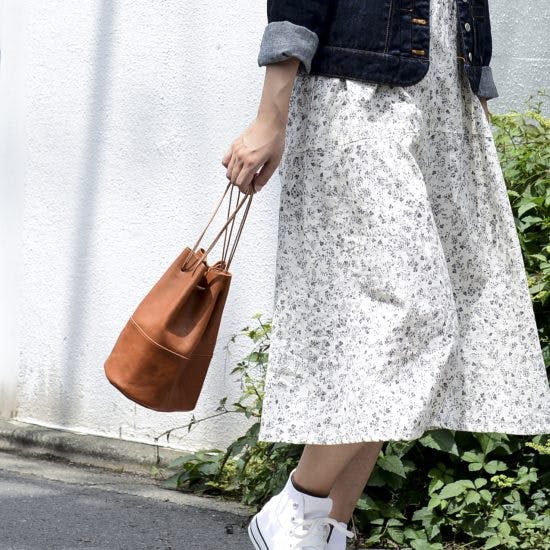 新商品】ころんとした可愛さとたっぷり収納が叶う、2WAYレザー