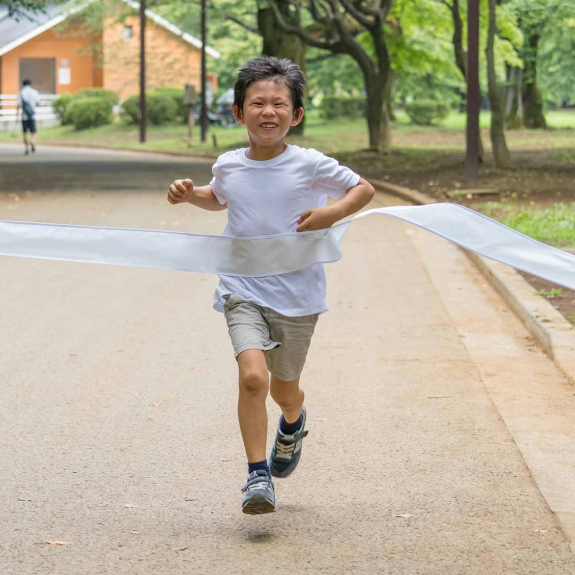 ママ必見、運動会の徒競走でブレずに撮影するカメラのコツ - 北欧
