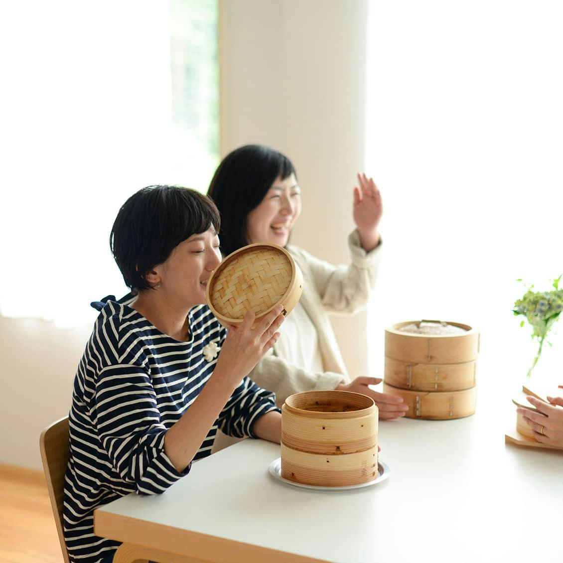 照宝や檜素材の蒸篭を持つスタッフが、せいろの良さを熱弁！ - 北欧、暮らしの道具店