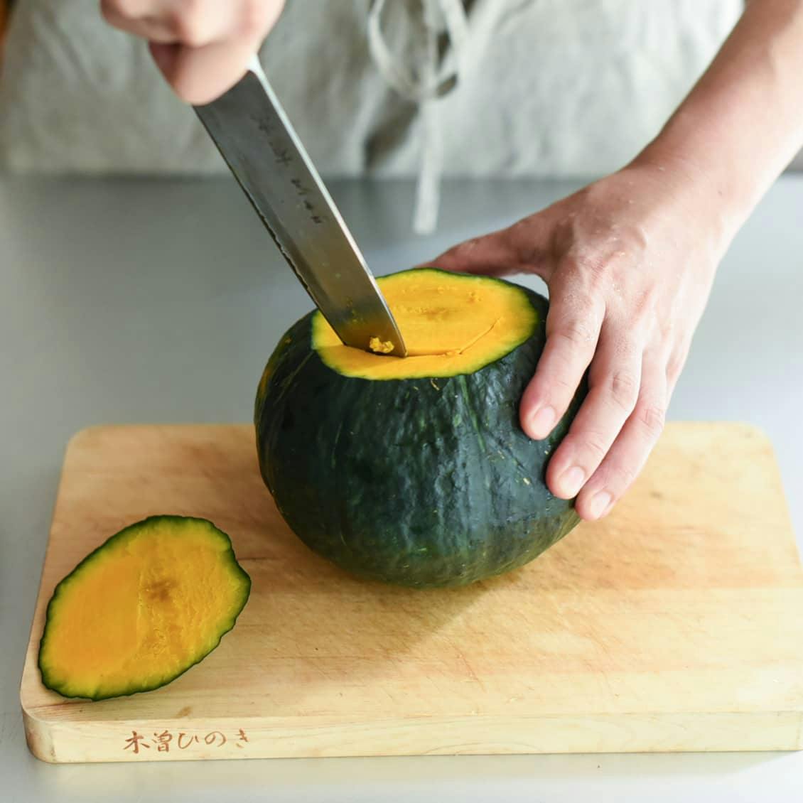 ハロウィンパーティに ボリューム満点 まるごとかぼちゃの肉詰め 北欧 暮らしの道具店