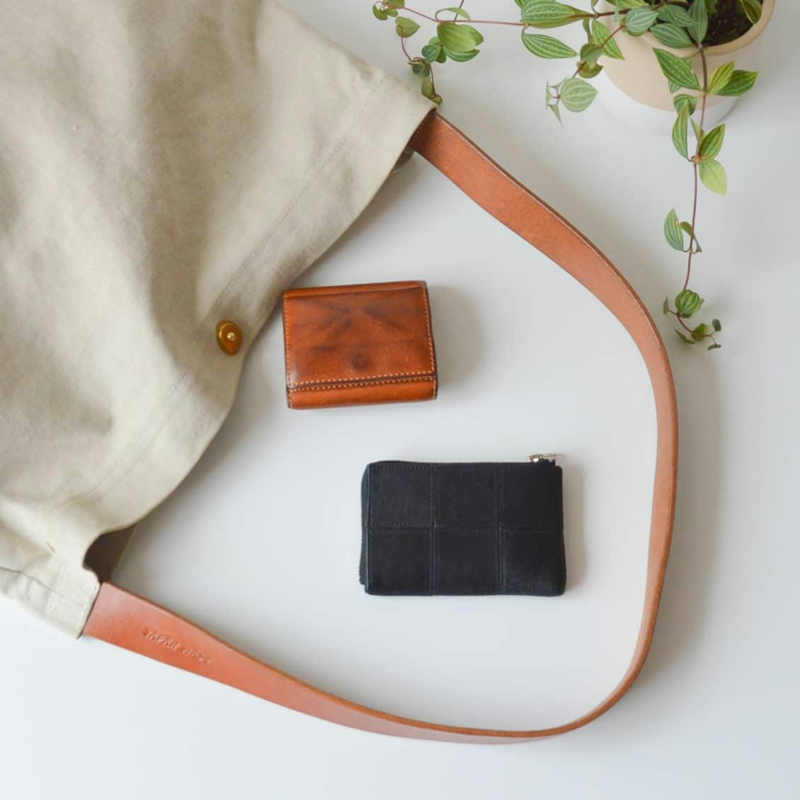 財布・ケース・小物入れ YS スタッフの愛用品】三つ折り財布のサブに。yesスクエアカードケース