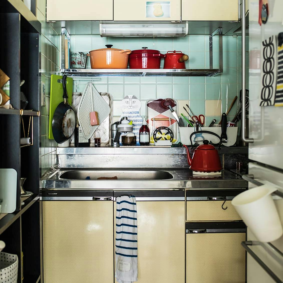 Ikeaのオープンシェルフを間仕切りに 1ldk 賃貸インテリアの工夫 北欧 暮らしの道具店