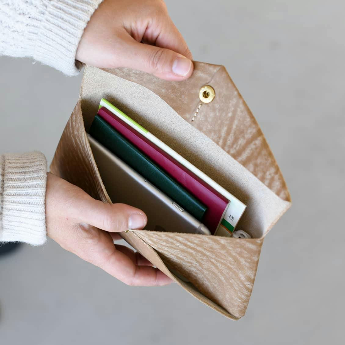 新商品】薄くて軽いのがうれしい！中身が取り外せて、整理上手になれる