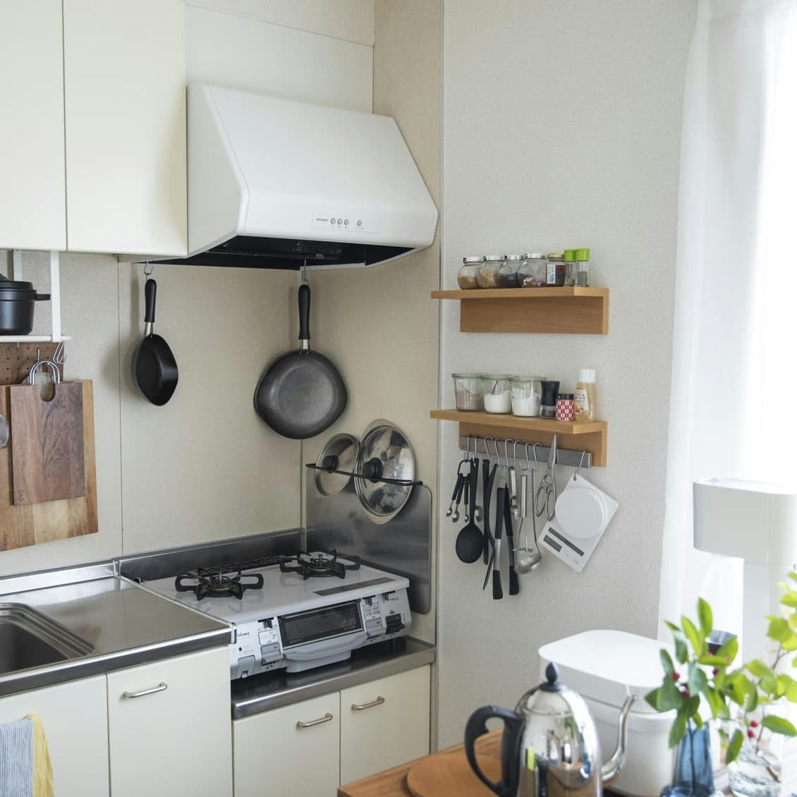 壁収納でキッチンを有効活用 賃貸でも台所を広く使うアイディア 北欧 暮らしの道具店