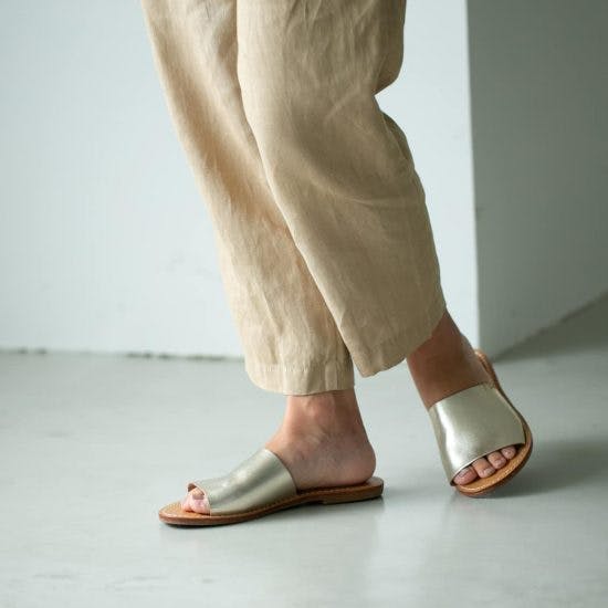 北欧暮らしの道具店　fog linen work テーパードリネンボトム 新商品】当店別注！真夏でも涼しく、ラクなのに綺麗に見えるfog