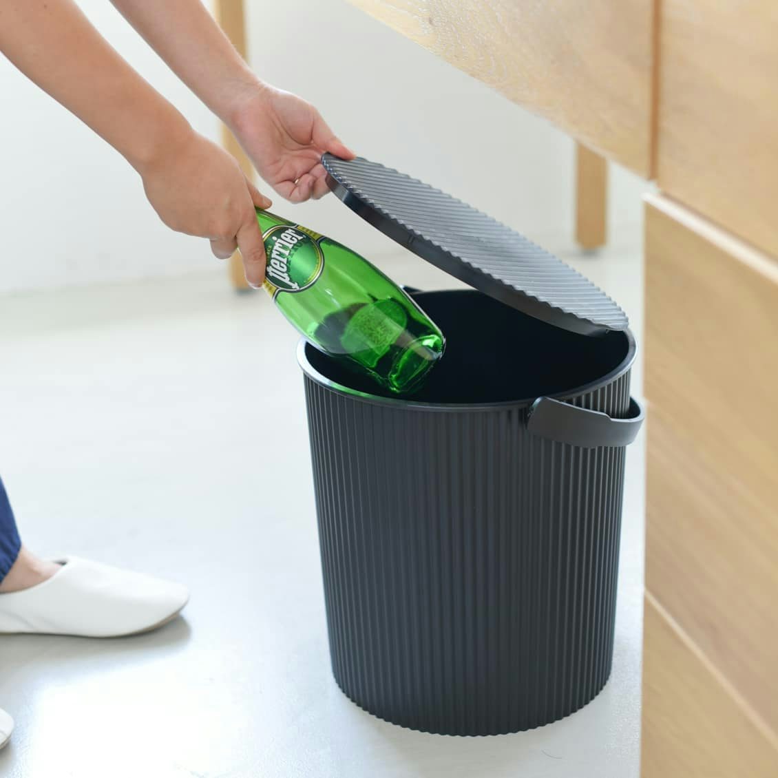 新商品 スッキリ収納が叶う 万能なフタ付きバケツの登場です 北欧 暮らしの道具店 新商品 スッキリ収納が叶う 万能なフタ付きバケツの登場です 北欧 暮らしの道具店