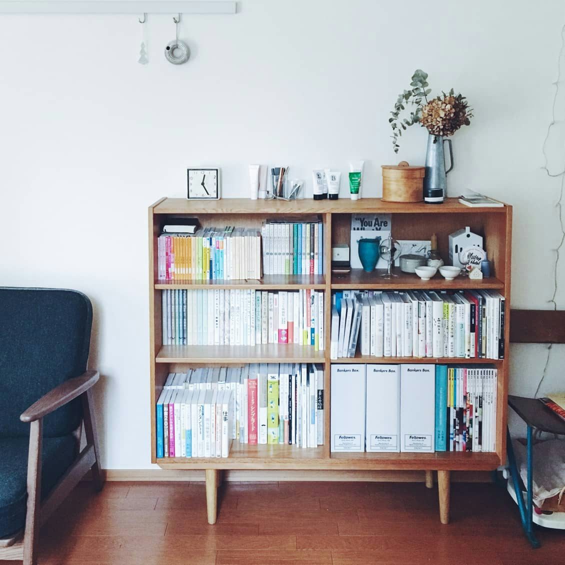 本棚の収納をおしゃれにするアイデア 家具を変えないインテリア - 北欧、暮らしの道具店