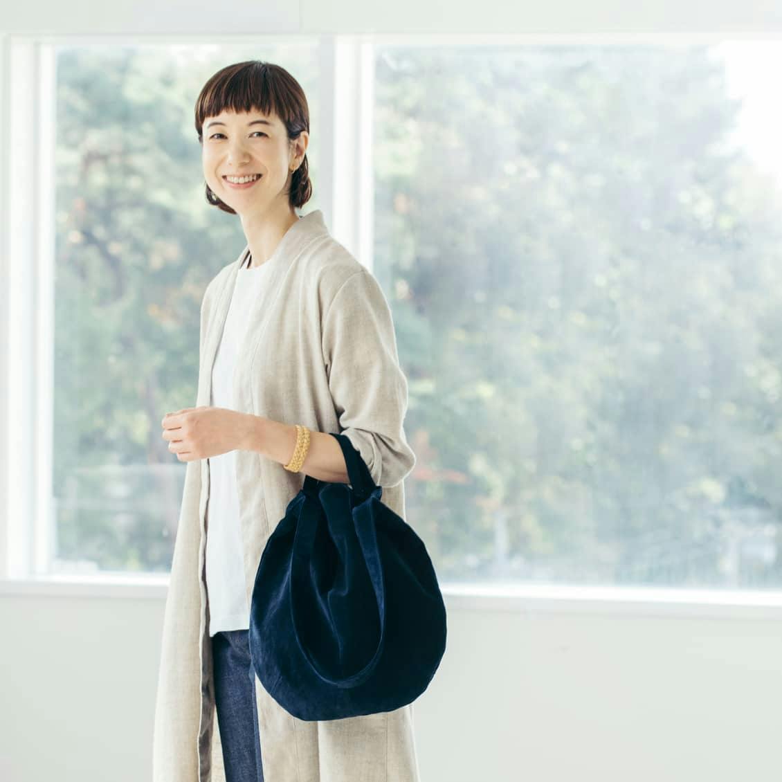 新商品】人気の撥水レザーバッグシリーズに、大きめサイズの2WAYトート