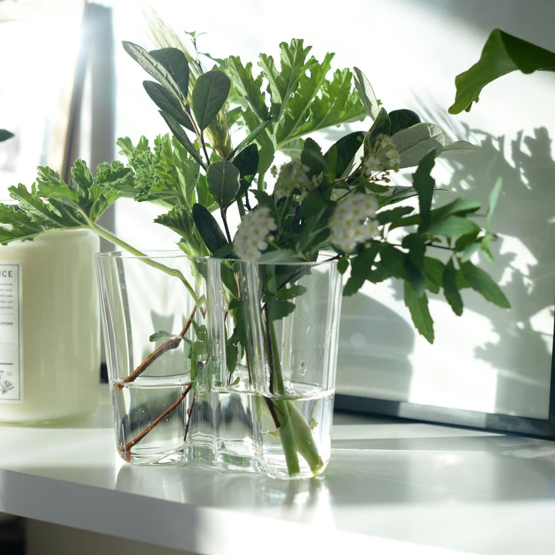 北欧フィンランドの、アルヴァアアルトが手がけた「花瓶」 北欧、暮らしの道具店