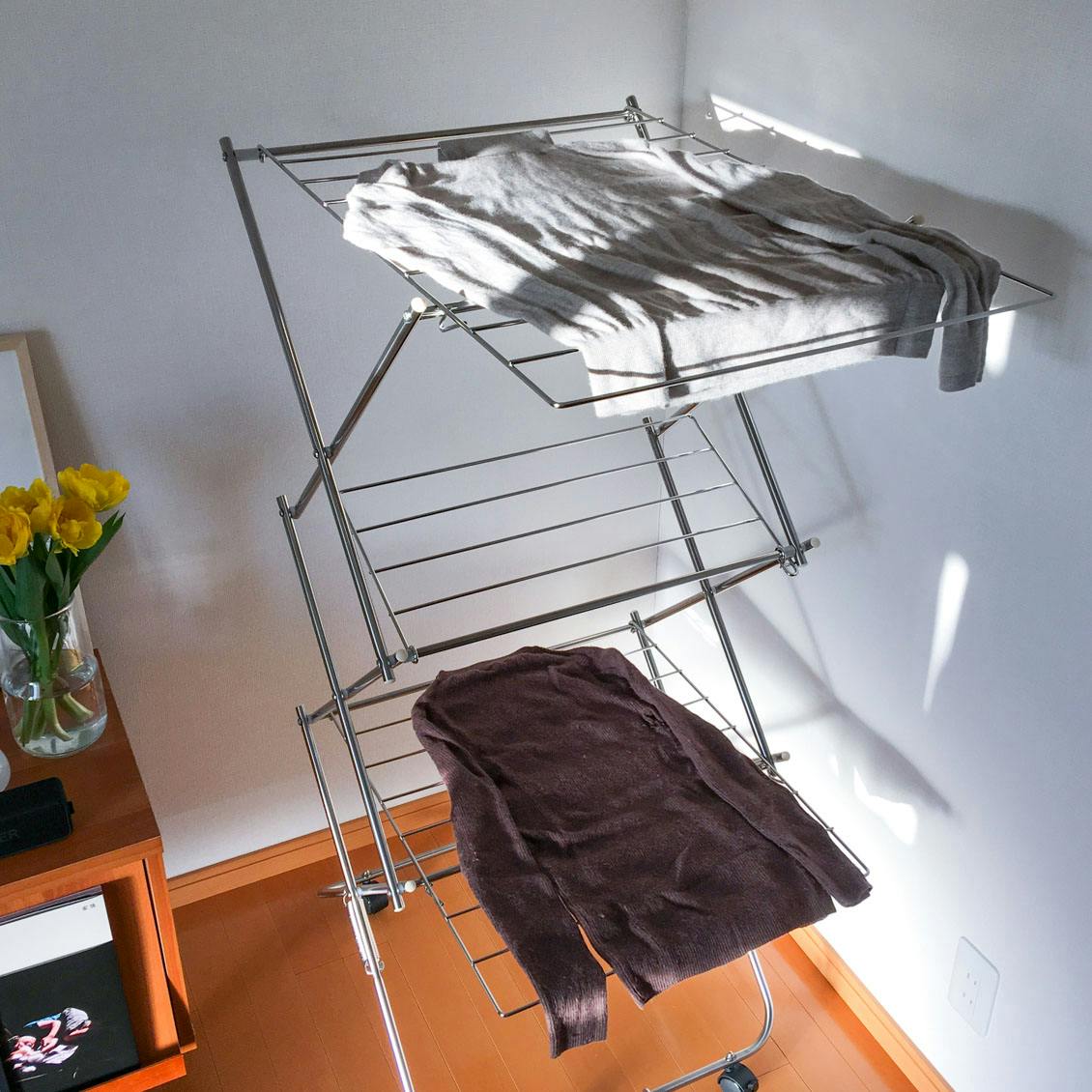 部屋干しを便利にするグッズ ピンチハンガーとラックの使い方 北欧 暮らしの道具店