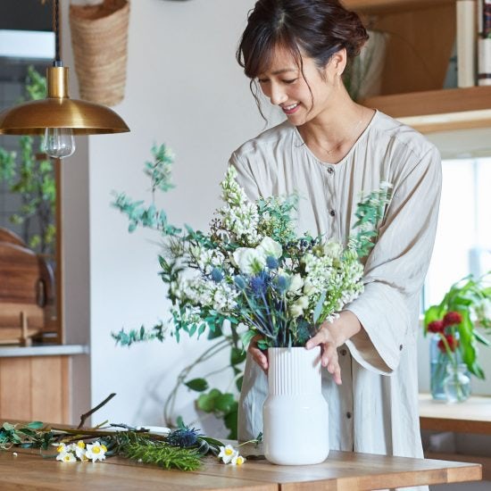 新商品 花のある暮らしがもっと身近に 初心者さんにおすすめしたい フラワーベース をつくりました 北欧 暮らしの道具店 新商品 花のある暮らしがもっと身近に 初心者さんにおすすめしたい フラワーベース をつくりました 北欧 暮らしの道具店