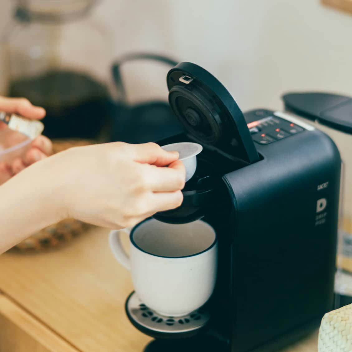 Brand Note ボタンひとつで Fika しよう コーヒータイムで 暮らしの余白 をつくってみる 北欧 暮らしの道具店 Brand Note ボタンひとつで Fika しよう コーヒータイムで 暮らしの余白 をつくってみる 北欧 暮らしの道具店