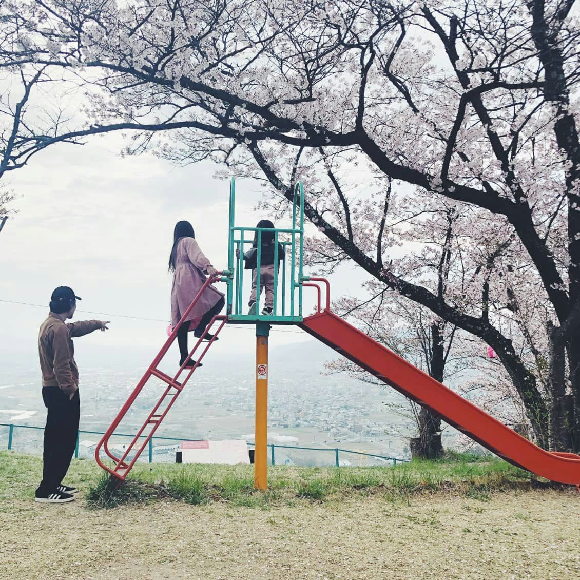ケの日のこと 大変なことは多々あれど わたしが家族旅行に出かけるワケ 北欧 暮らしの道具店 ケの日のこと 大変なことは多々あれど わたしが家族旅行に出かけるワケ 北欧 暮らしの道具店