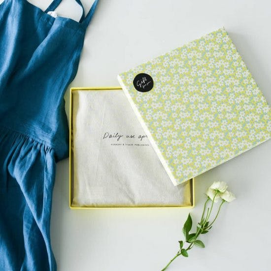 新商品 当店初 今年はとびきり可愛い箱でエプロンを贈ろう 母の日限定の 特別ギフトボックス 北欧 暮らしの道具店