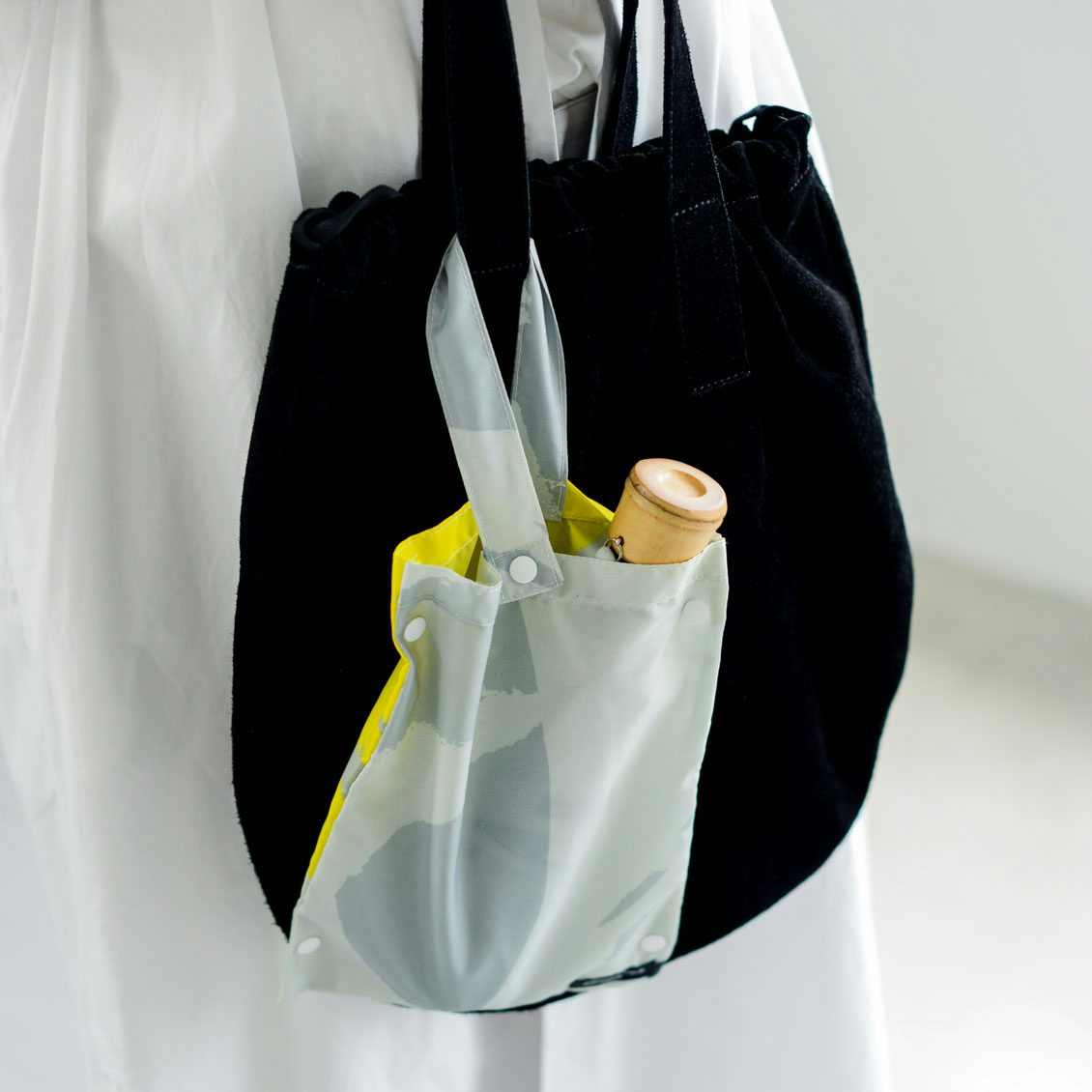 折り畳み傘は晴雨兼用が人気！たたみやすい、大きめの袋付き - 北欧、暮らしの道具店
