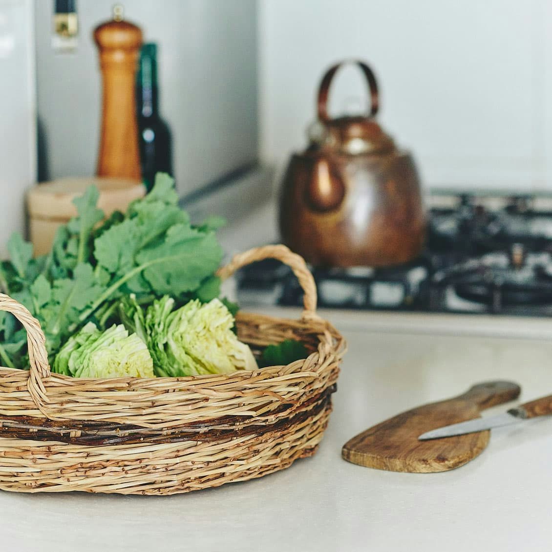 食品ストックの収納や野菜収納はかごが活躍 使えるかごの活用法 北欧 暮らしの道具店 食品ストックの収納や野菜収納はかごが活躍 使えるかごの活用法 北欧 暮らしの道具店