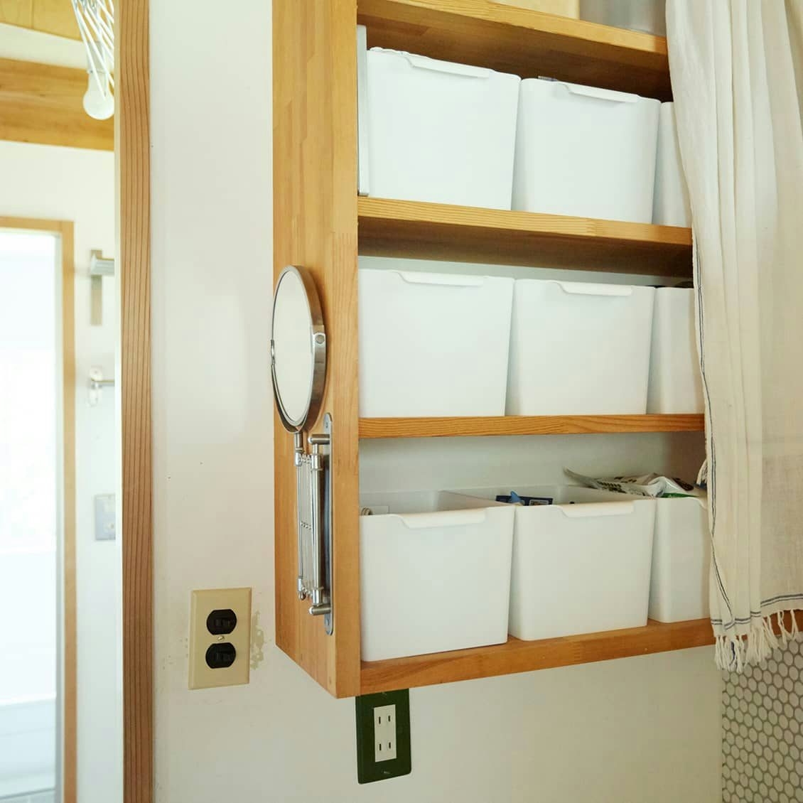 洗面所の隙間収納は棚と引き出し使いが大事 洗面台の収納アイデア 北欧 暮らしの道具店 洗面所の隙間収納は棚と引き出し使いが大事 洗面台の収納アイデア 北欧 暮らしの道具店